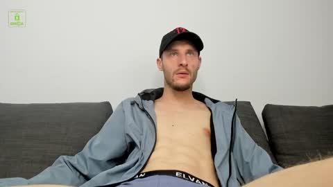 Snapshot of deymond_russo chatting on 02-09-26, 06:28 deymond_russo online show from 02-09-26, 06:28