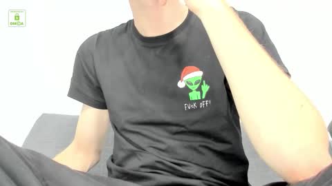 Snapshot of deymond_russo chatting on 02-15-26, 05:31 deymond_russo online show from 02-15-26, 05:31