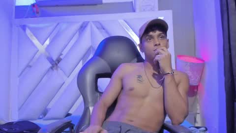 Deyvis Taylor7 online show from 12-11-24, 07:53