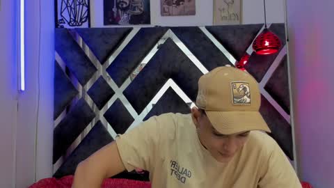 Deyvis Taylor7 online show from 12-28-24, 08:58