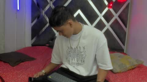 Deyvis Taylor7 online show from 01-05-25, 01:56