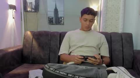 Deyvis Taylor7 online show from 01-17-25, 06:47