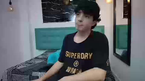 Snapshot of dia_fax18 chatting on 10-27-25, 08:24 online show from 10-27-25, 08:24