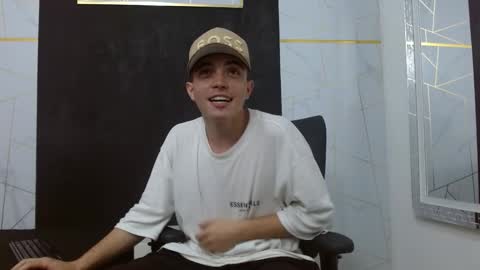 Snapshot of dia_fax18 chatting on 01-11-26, 07:19 online show from 01-11-26, 07:19