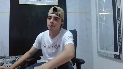 Snapshot of dia_fax18 chatting on 01-12-26, 09:09 online show from 01-12-26, 09:09