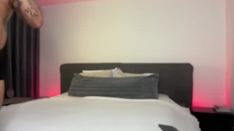 Diego online show from 09-11-25, 01:17