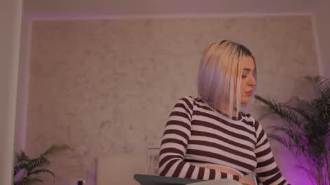 Thea online show from 02-25-26, 04:05