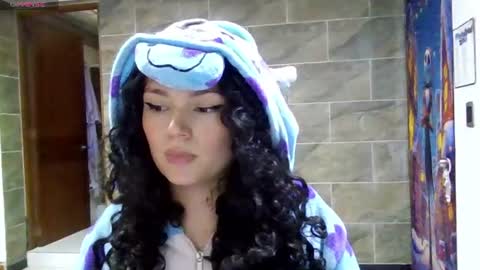 Snapshot of diamond_curls05 chatting on 07-23-26, 03:54 DiamondCurls online show from 07-23-26, 03:54