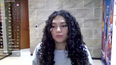 Snapshot of diamond_curls05 chatting on 07-28-26, 04:39 DiamondCurls online show from 07-28-26, 04:39