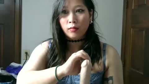 Snapshot of diamondshadows chatting on 12-23-24, 11:36 Diamonds online show from 12-23-24, 11:36