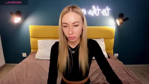 Diana  online show from 01-18-25, 08:41