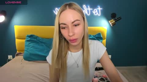 Diana  online show from 01-26-25, 08:46