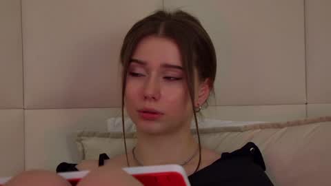 Diana online show from 02-05-25, 01:37