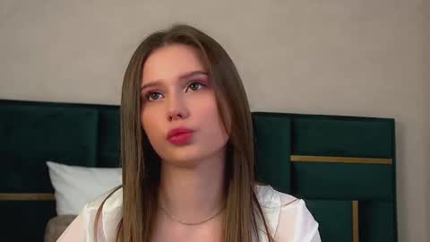 Diana online show from 10-17-25, 06:27