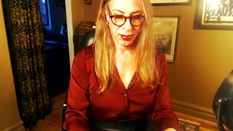 Snapshot of dianeroberts chatting on 09-22-25, 10:23 Diane Roberts-Tease and Humiliation online show from 09-22-25, 10:23
