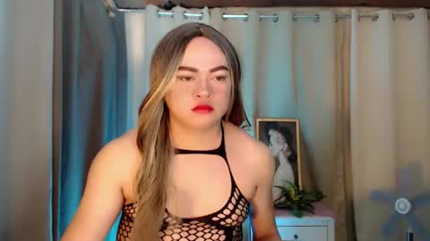 Snapshot of dianne_horny chatting on 02-23-26, 01:14 Dianne online show from 02-23-26, 01:14