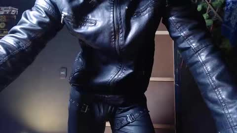 DICAPRIO online show from 11-04-25, 01:05