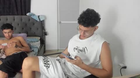 Snapshot of dick_master17 chatting on 11-11-25, 01:27 dick online show from 11-11-25, 01:27