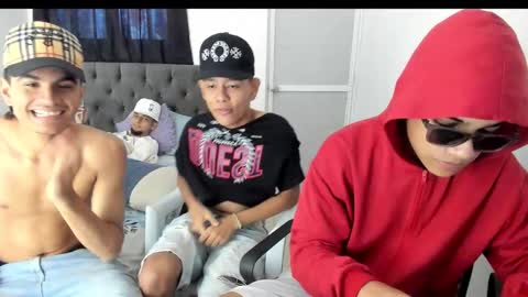 Snapshot of dick_master17 chatting on 11-13-25, 01:54 dick online show from 11-13-25, 01:54