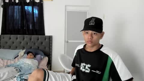 Snapshot of dick_master17 chatting on 11-19-25, 12:38 dick online show from 11-19-25, 12:38