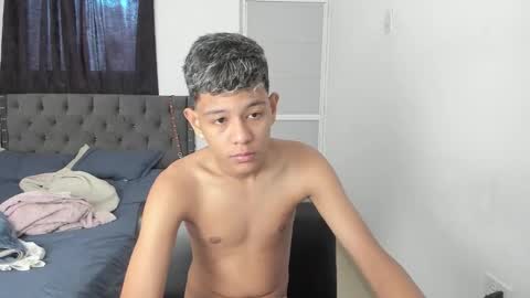 Snapshot of dick_master17 chatting on 12-18-25, 01:17 dick online show from 12-18-25, 01:17