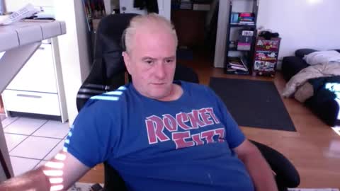 Snapshot of dickflasher5 chatting on 10-19-25, 03:12 Richard Fleischer online show from 10-19-25, 03:12