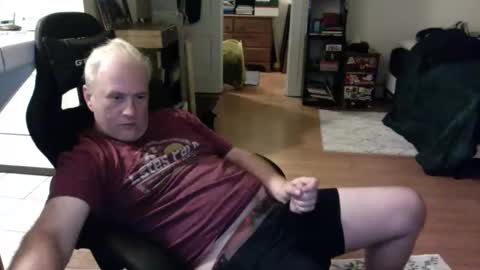 Snapshot of dickflasher5 chatting on 10-26-25, 05:13 Richard Fleischer online show from 10-26-25, 05:13