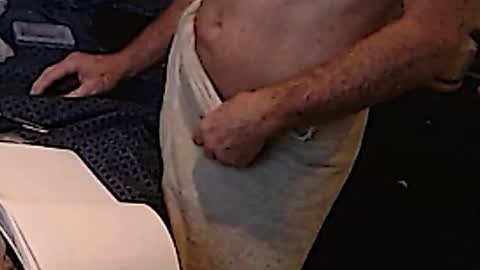 Snapshot of dickgiggler chatting on 01-01-25, 08:56 Sparkx online show from 01-01-25, 08:56