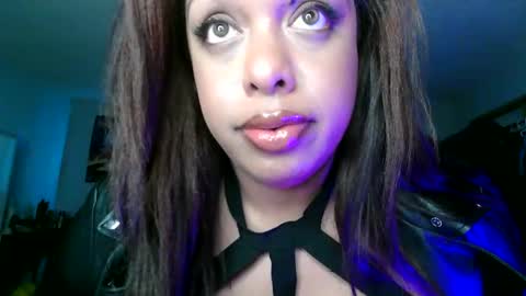 Snapshot of dickmonsta69 chatting on 11-14-25, 06:28 mistressjazmin online show from 11-14-25, 06:28