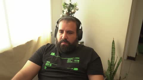 Snapshot of dicristalino chatting on 12-07-24, 02:35 Cristian Dipolino online show from 12-07-24, 02:35