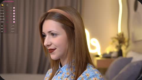 Snapshot of dietmountaindew_ chatting on 01-12-25, 04:08 Sophie online show from 01-12-25, 04:08