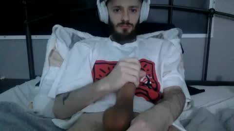 Snapshot of digbicknik chatting on 02-05-25, 03:20 digbicknik online show from 02-05-25, 03:20