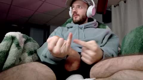 Snapshot of digbicknik chatting on 10-03-25, 03:36 digbicknik online show from 10-03-25, 03:36