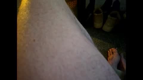 Snapshot of dilf232323 chatting on 10-22-25, 05:41 Dilf online show from 10-22-25, 05:41