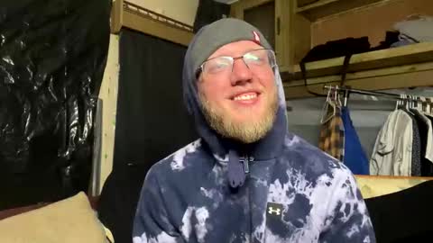 Snapshot of dilf_96 chatting on 01-07-26, 10:29 Daddy online show from 01-07-26, 10:29