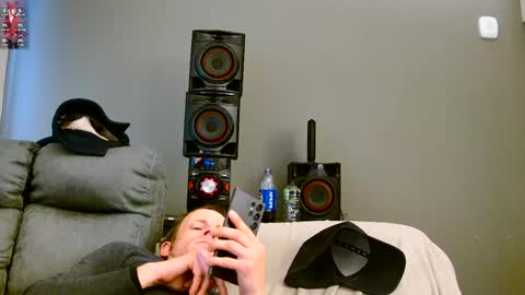 Snapshot of dilldough405 chatting on 01-01-25, 08:15 Dilldough405 online show from 01-01-25, 08:15