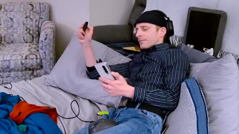 Snapshot of dilldough405 chatting on 02-22-25, 05:12 Dilldough405 online show from 02-22-25, 05:12