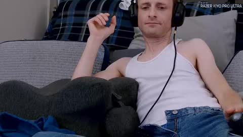 Snapshot of dilldough405 chatting on 09-11-25, 05:29 Dilldough405 online show from 09-11-25, 05:29