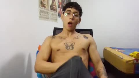 Snapshot of dillom420 chatting on 01-30-25, 05:41 dillom420 online show from 01-30-25, 05:41