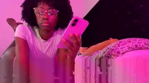 Snapshot of dimedoll33 chatting on 09-10-25, 02:00 black american princess online show from 09-10-25, 02:00