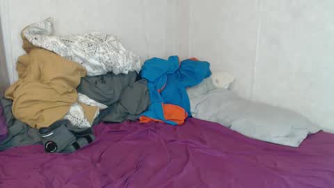 Snapshot of dimepiecexxx chatting on 01-07-25, 05:22 Sofie online show from 01-07-25, 05:22