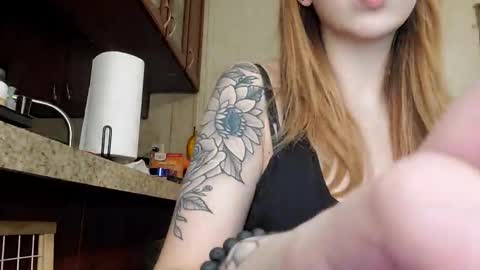 Snapshot of dimepiecexxx chatting on 01-11-25, 08:22 Sofie online show from 01-11-25, 08:22