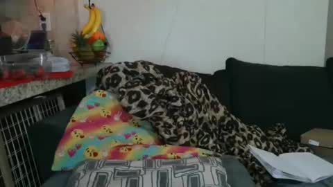 Snapshot of dimepiecexxx chatting on 11-25-25, 05:35 Sofie online show from 11-25-25, 05:35