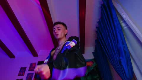 Julian Independent Model online show from 12-05-24, 01:36