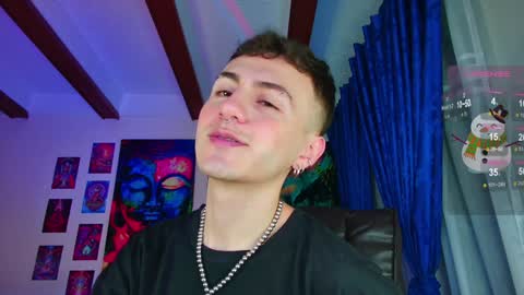 Julian Independent Model online show from 12-08-24, 11:19