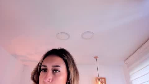 Snapshot of dina_ride chatting on 12-11-24, 06:31 online show from 12-11-24, 06:31