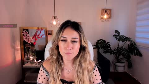 Snapshot of dina_ride chatting on 12-20-24, 12:16 online show from 12-20-24, 12:16