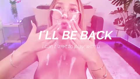 Snapshot of dina_ride chatting on 02-10-25, 12:18 online show from 02-10-25, 12:18