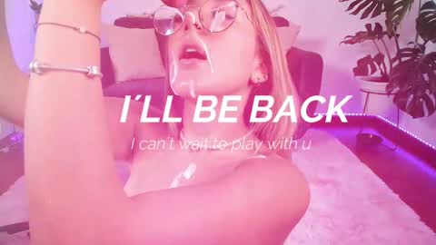 Snapshot of dina_ride chatting on 02-21-25, 12:28 online show from 02-21-25, 12:28