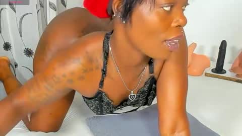 Snapshot of dip_chocolate chatting on 05-01-26, 12:48 chocolate online show from 05-01-26, 12:48